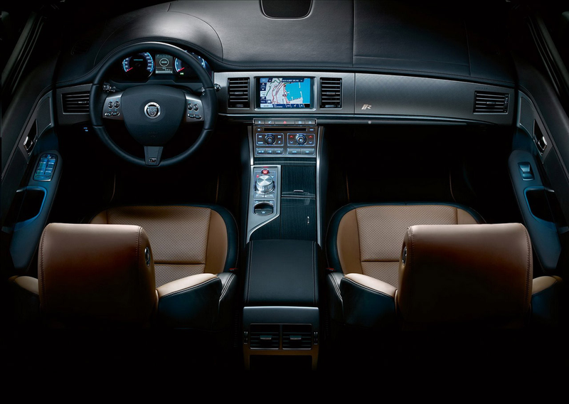 Illustration for article titled 2010 Jaguar XFR: A Powerful Pussycat